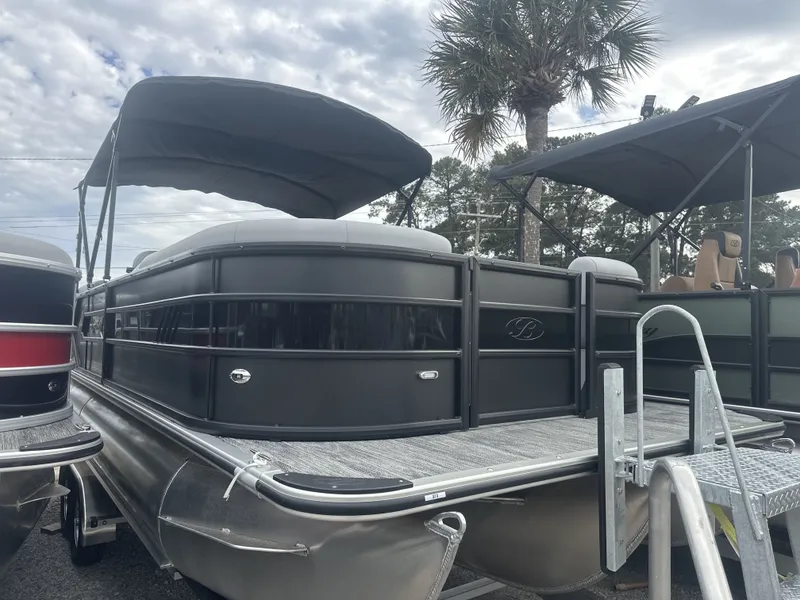 The Image of Bentley Pontoons Bolt 223 2026 - 1