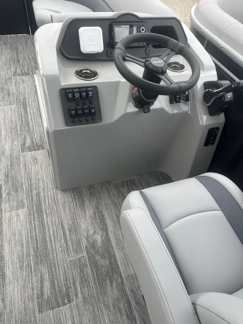 Slide: The Image of Bentley Pontoons Bolt 223 2026 - 3