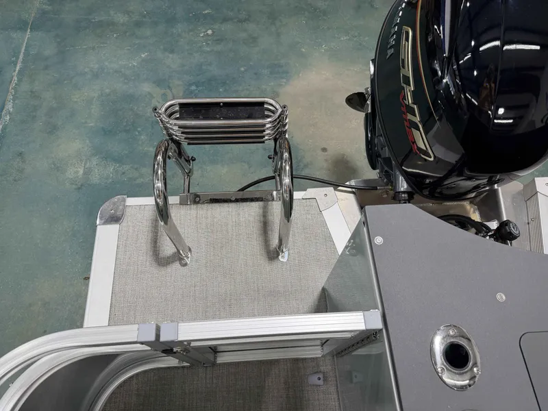 Slide: The Image of Avalon Venture 85 Rear Fish - 21' 2026 - 22