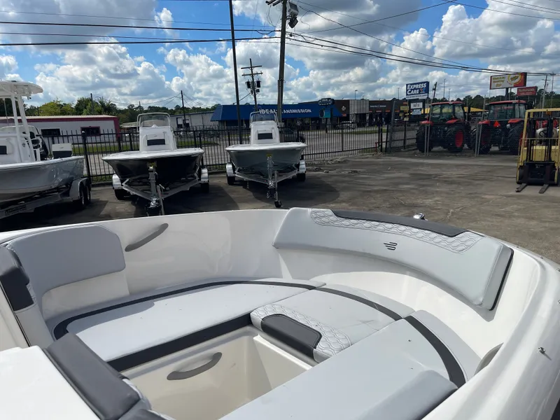 Slide: The Image of Bayliner 170EL 2024 - 14