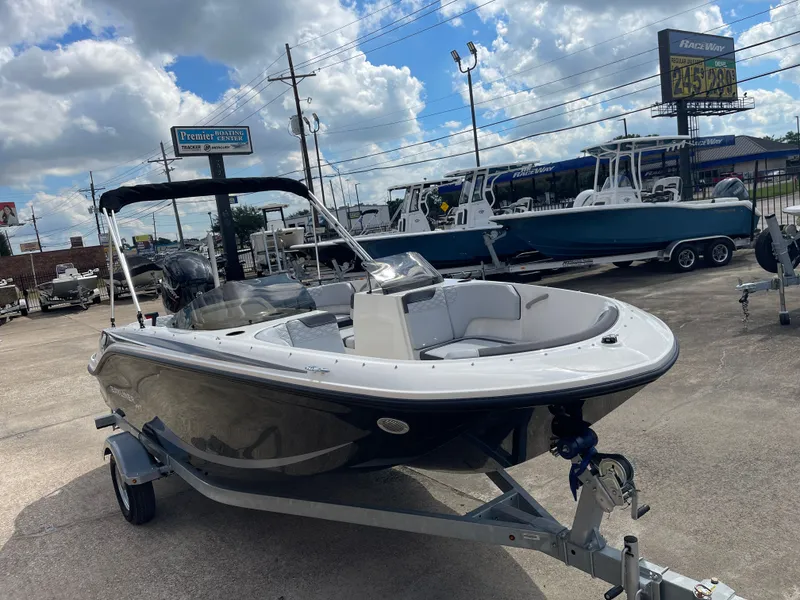 Slide: The Image of Bayliner 170EL 2024 - 6