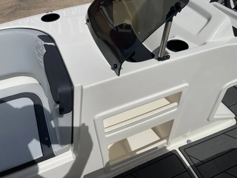 Slide: The Image of Bayliner 170EL 2024 - 23