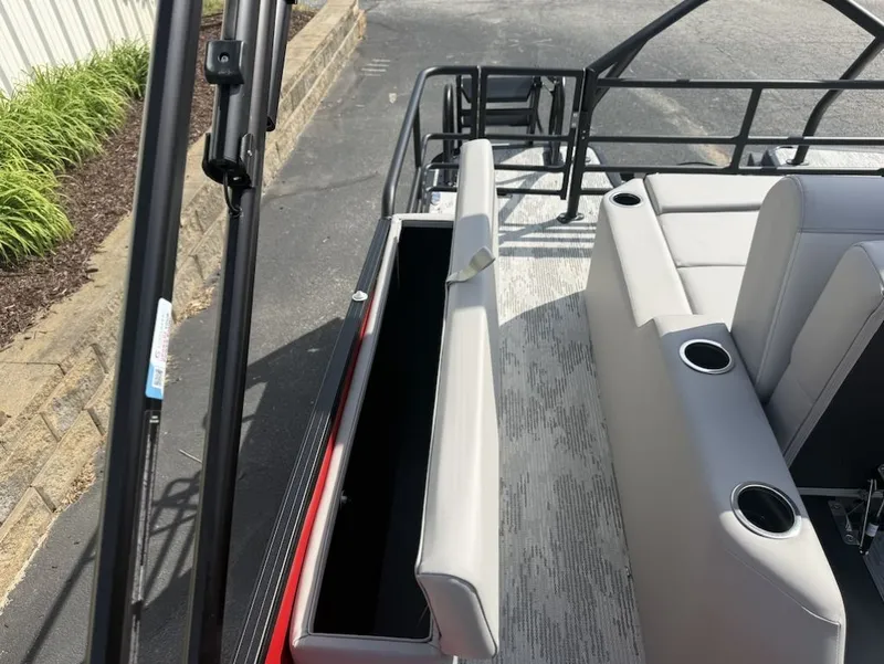 Slide: The Image of Starcraft SLS 3 Q DH 2026 boat with bench seating and cup holders. - 21