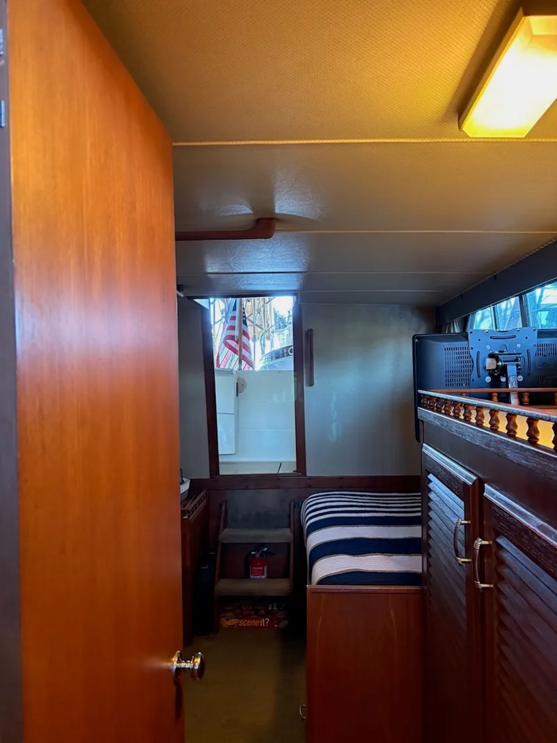 Slide: The Image of Tollycraft Tri-cabin 1979 - 19