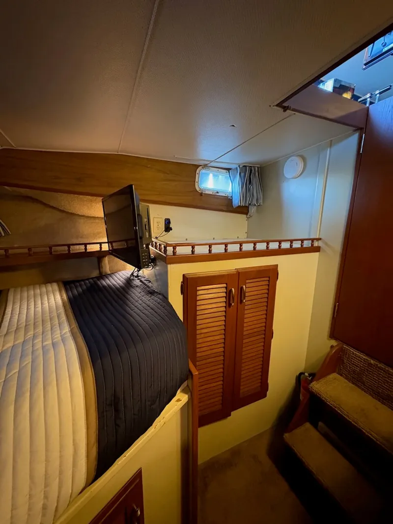 Slide: The Image of Tollycraft Tri-cabin 1979 - 22