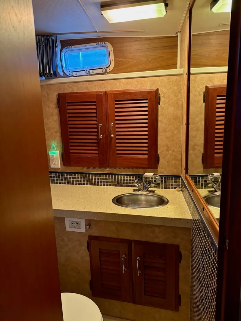 Slide: The Image of Tollycraft Tri-cabin 1979 - 29