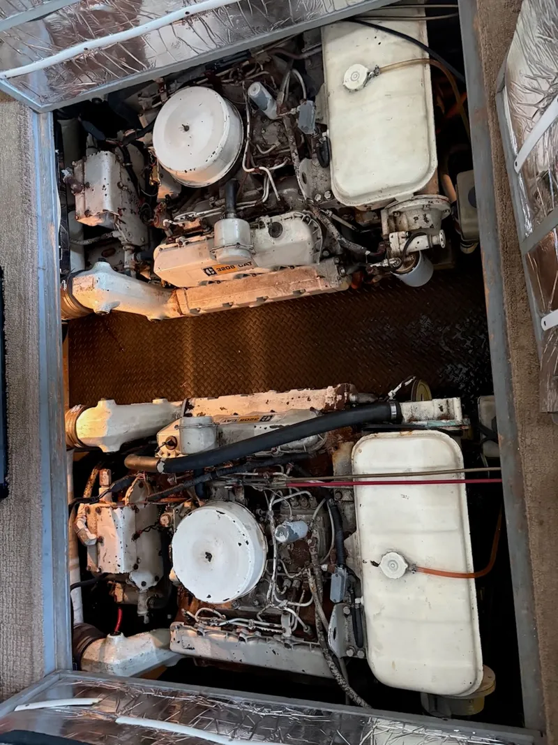 Slide: The Image of Tollycraft Tri-cabin 1979 - 32