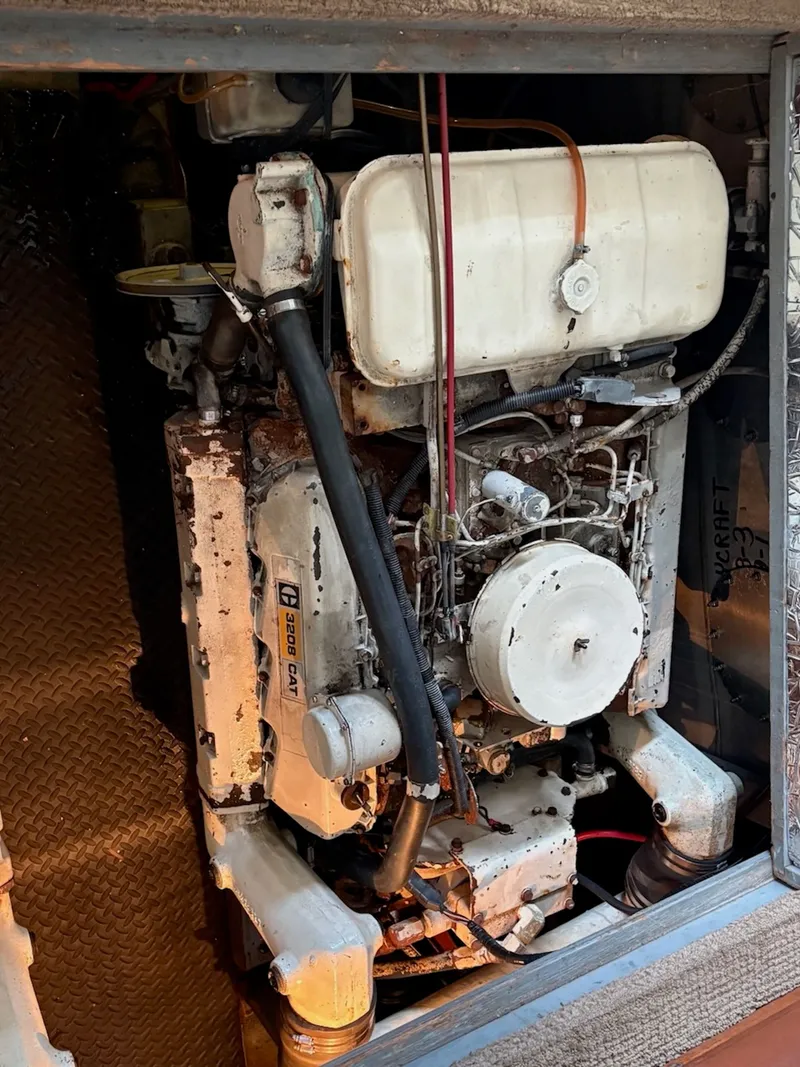 Slide: The Image of Tollycraft Tri-cabin 1979 - 33