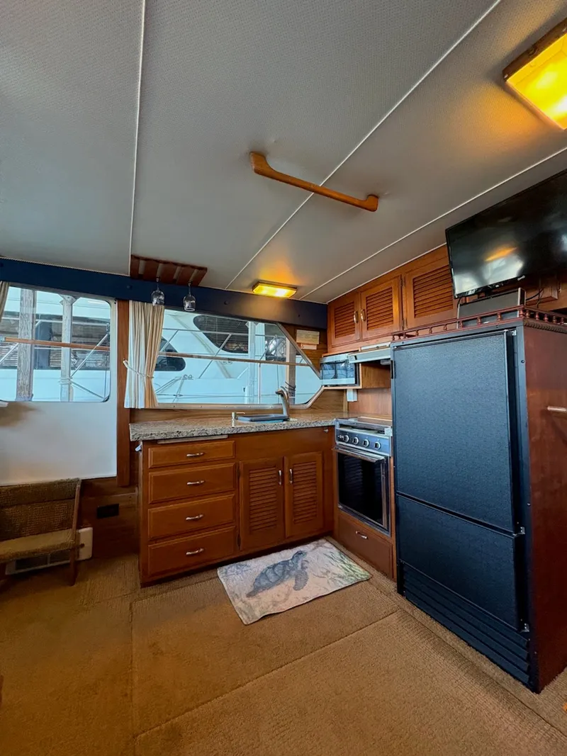 Slide: The Image of Tollycraft Tri-cabin 1979 - 6