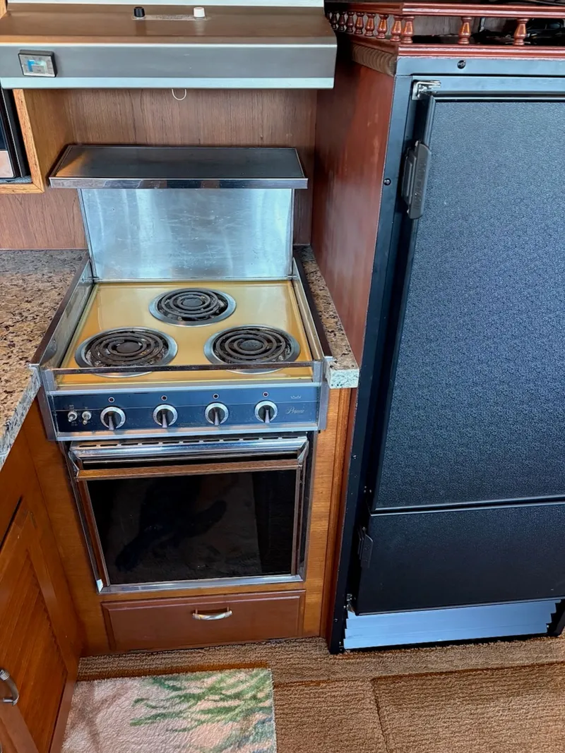 Slide: The Image of Tollycraft Tri-cabin 1979 - 8