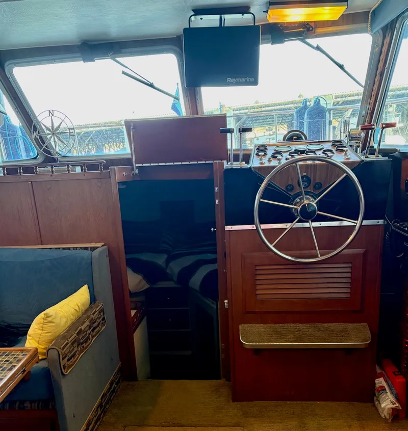 Slide: The Image of Tollycraft Tri-cabin 1979 - 9