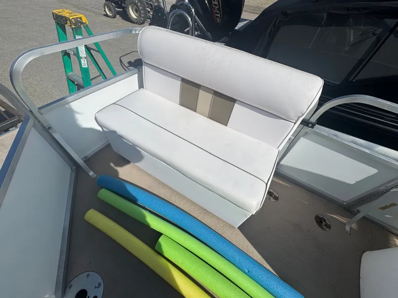 Slide: The Image of nivi Elete 2009 - 14