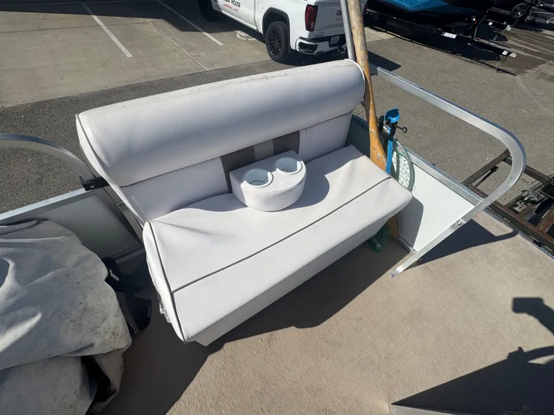 Slide: The Image of nivi Elete 2009 - 15