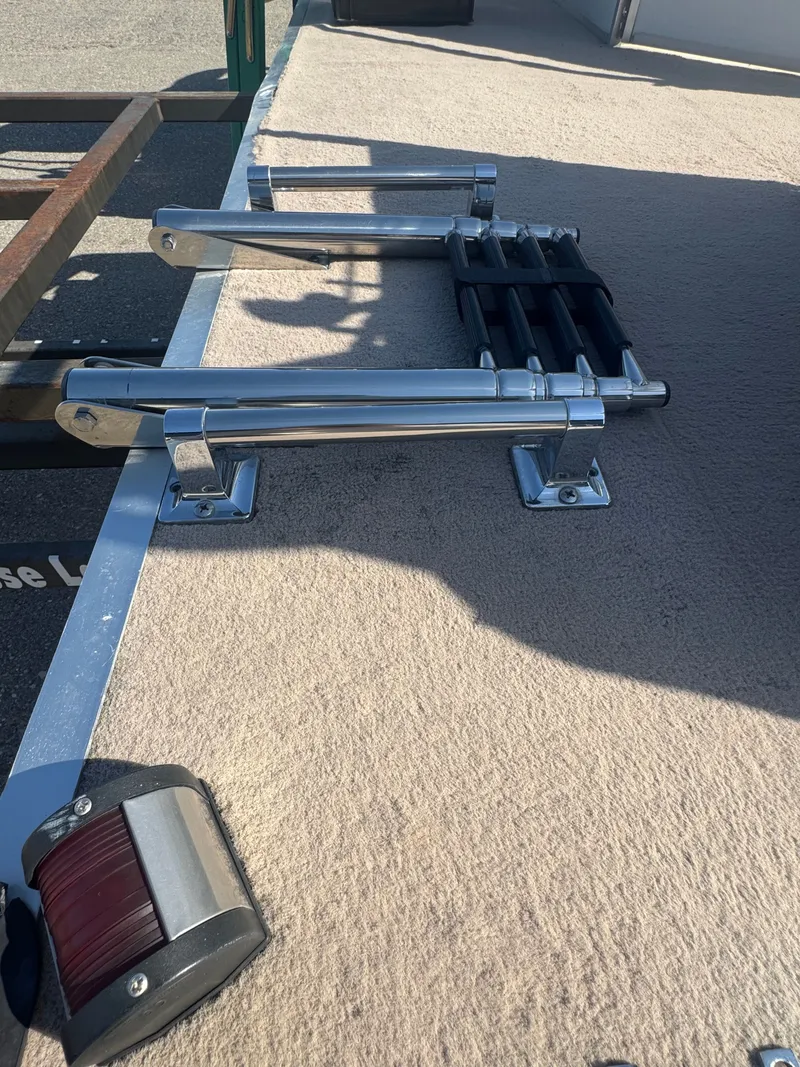 Slide: The Image of nivi Elete 2009 - 16