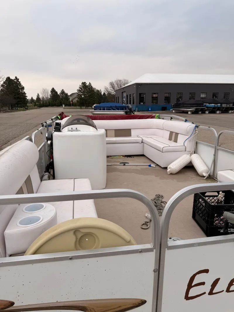 Slide: The Image of nivi Elete 2009 - 3