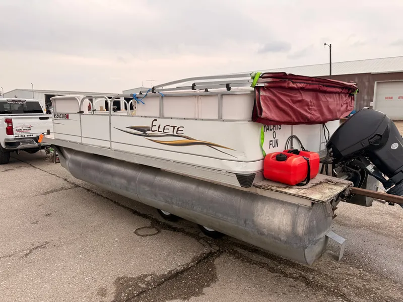 Slide: The Image of nivi Elete 2009 - 5