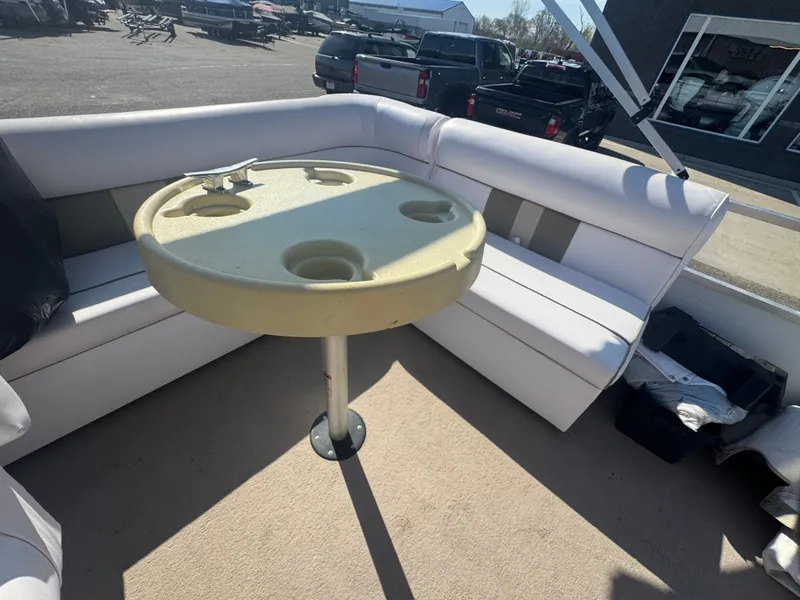 Slide: The Image of nivi Elete 2009 - 9