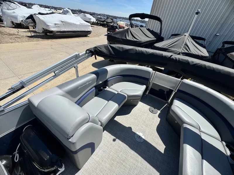 Slide: The Image of South Bay 224 RS 3.0 Tritoon 2023 - 11