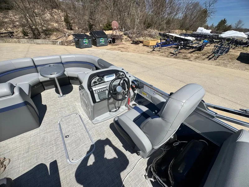 Slide: The Image of South Bay 224 RS 3.0 Tritoon 2023 - 14