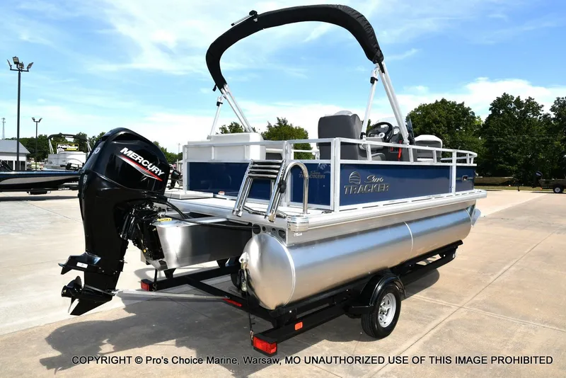 Slide: The Image of Sun Tracker Bass Buggy 16 XL Select 2026 - 15