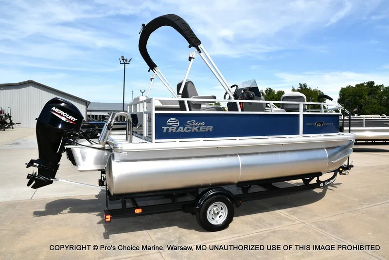 Slide: The Image of Sun Tracker Bass Buggy 16 XL Select 2026 - 16