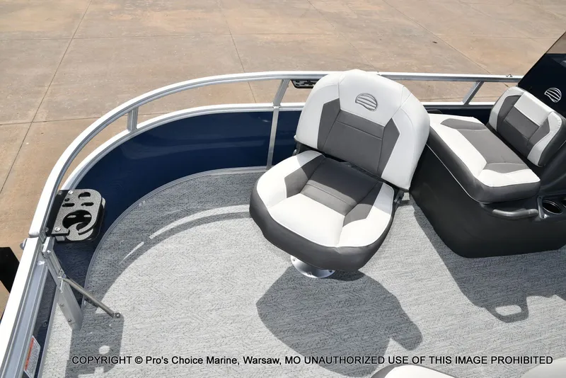 Slide: The Image of Sun Tracker Bass Buggy 16 XL Select 2026 - 25