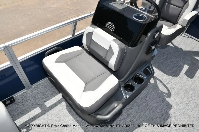 Slide: The Image of Sun Tracker Bass Buggy 16 XL Select 2026 - 35