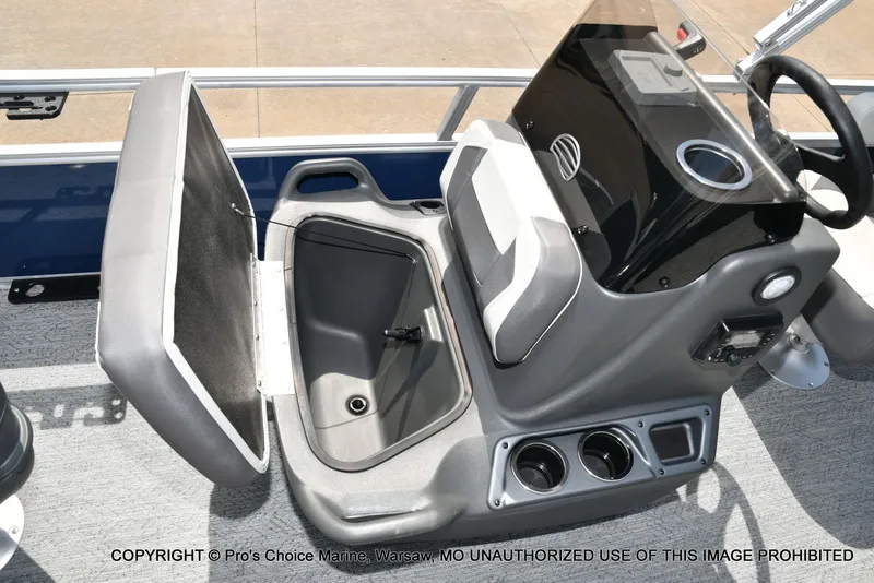 Slide: The Image of Sun Tracker Bass Buggy 16 XL Select 2026 - 36