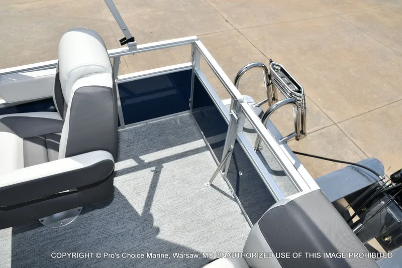 Slide: The Image of Sun Tracker Bass Buggy 16 XL Select 2026 - 51