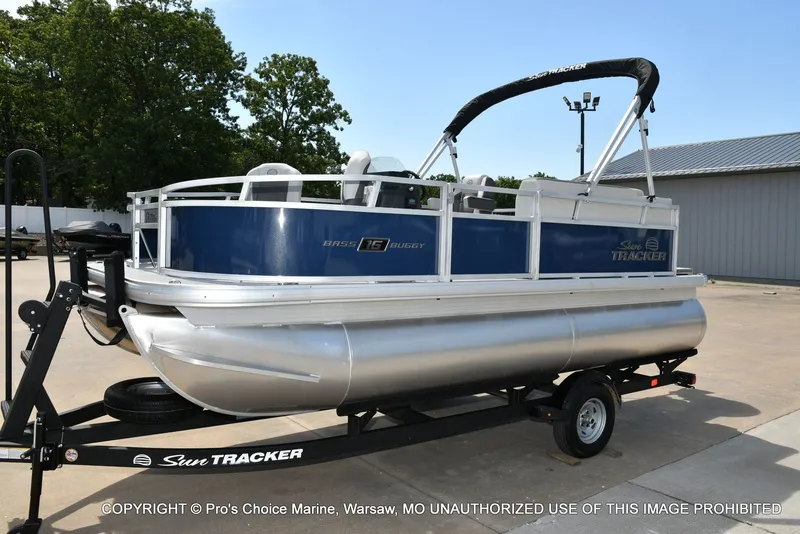 Slide: The Image of Sun Tracker Bass Buggy 16 XL Select 2026 - 63