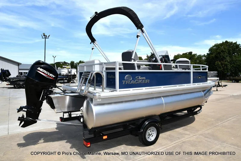 Slide: The Image of Sun Tracker Bass Buggy 16 XL Select 2026 - 66