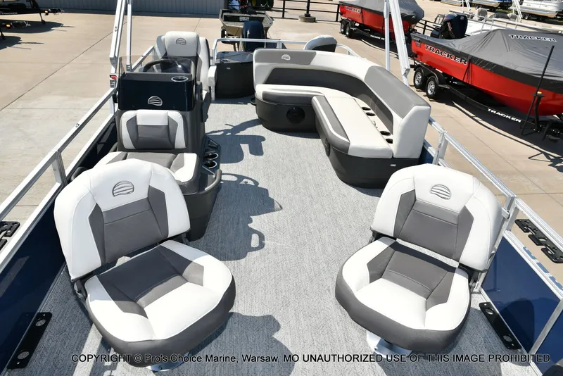 Slide: The Image of Sun Tracker Bass Buggy 18 DLX 2026 - 25