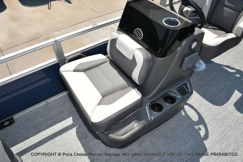 Slide: The Image of Sun Tracker Bass Buggy 18 DLX 2026 - 41