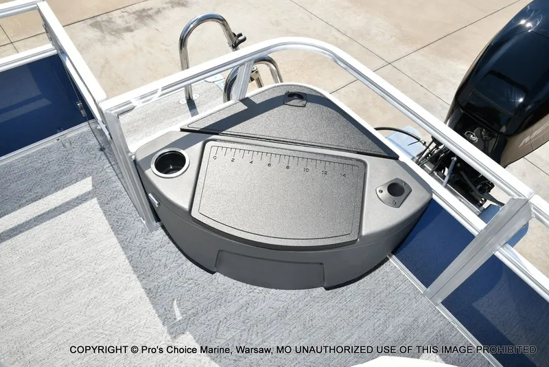 Slide: The Image of Sun Tracker Bass Buggy 18 DLX 2026 - 54