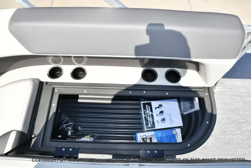 Slide: The Image of Sun Tracker Bass Buggy 18 DLX 2026 - 61