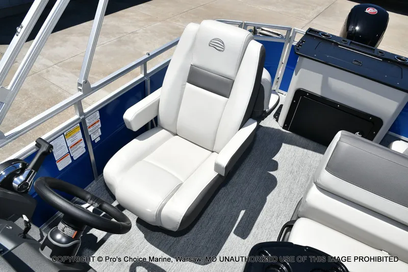 Slide: The Image of Sun Tracker Fishin' Barge 20 DLX 2026 - 10