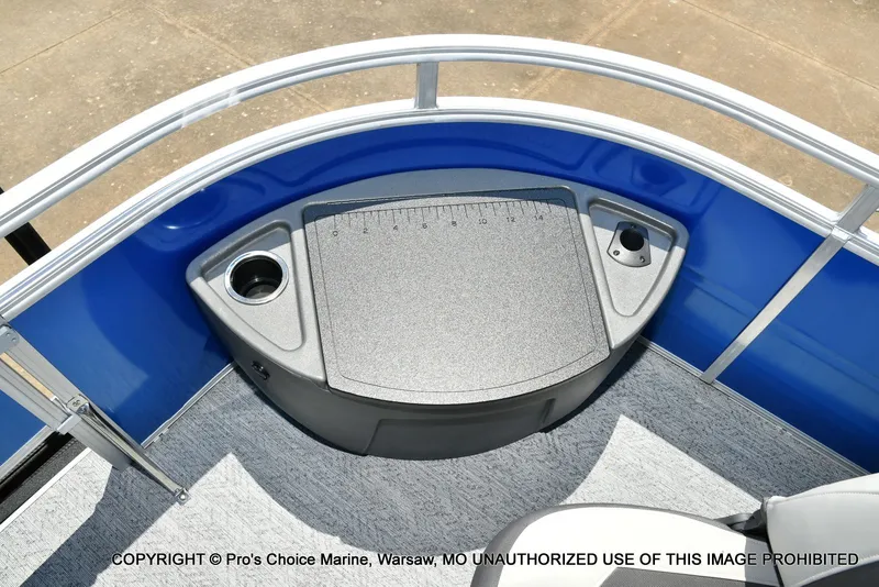 Slide: The Image of Sun Tracker Fishin' Barge 20 DLX 2026 - 26