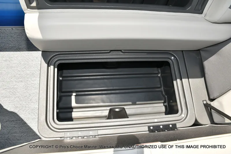 Slide: The Image of Sun Tracker Fishin' Barge 20 DLX 2026 - 38