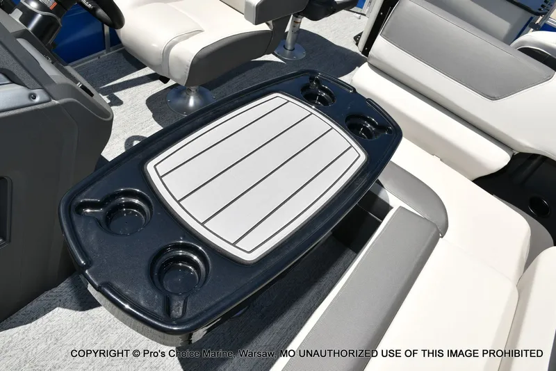 Slide: The Image of Sun Tracker Fishin' Barge 20 DLX 2026 - 41