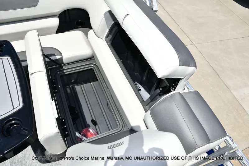 Slide: The Image of Sun Tracker Fishin' Barge 20 DLX 2026 - 43