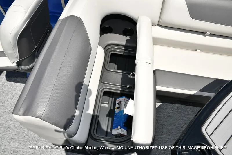 Slide: The Image of Sun Tracker Fishin' Barge 20 DLX 2026 - 47