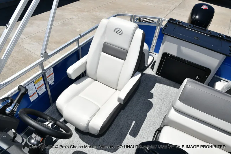 Slide: The Image of Sun Tracker Fishin' Barge 20 DLX 2026 - 48