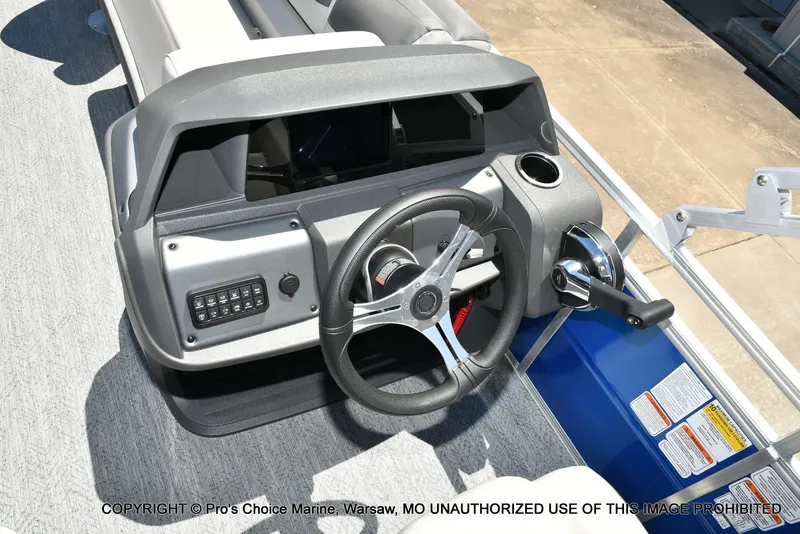 Slide: The Image of Sun Tracker Fishin' Barge 20 DLX 2026 - 50