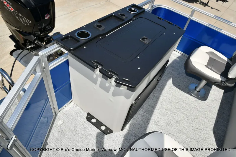 Slide: The Image of Sun Tracker Fishin' Barge 20 DLX 2026 - 61
