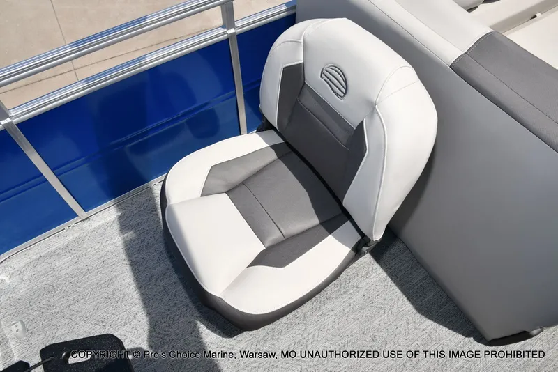 Slide: The Image of Sun Tracker Fishin' Barge 20 DLX 2026 - 65