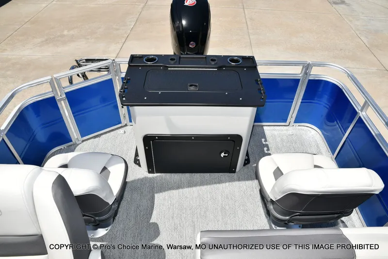 Slide: The Image of Sun Tracker Fishin' Barge 20 DLX 2026 - 7