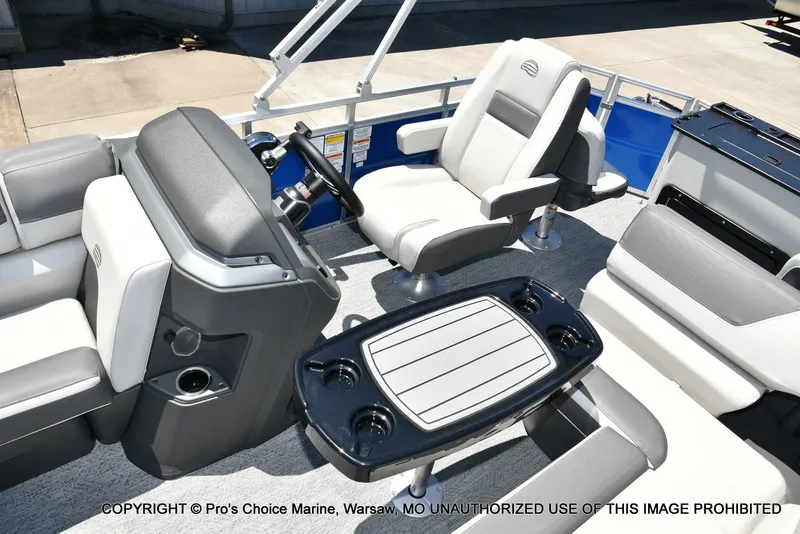 Slide: The Image of Sun Tracker Fishin' Barge 20 DLX 2026 - 9