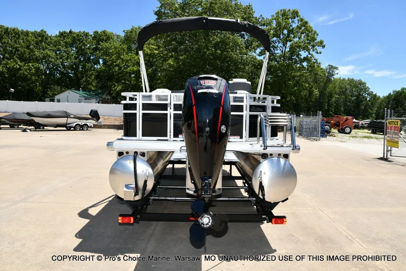 Slide: The Image of Sun Tracker Fishin' Barge 20 DLX 2026 - 18