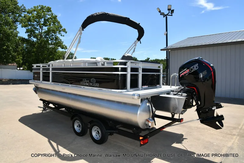 Slide: The Image of Sun Tracker Fishin' Barge 20 DLX 2026 - 19