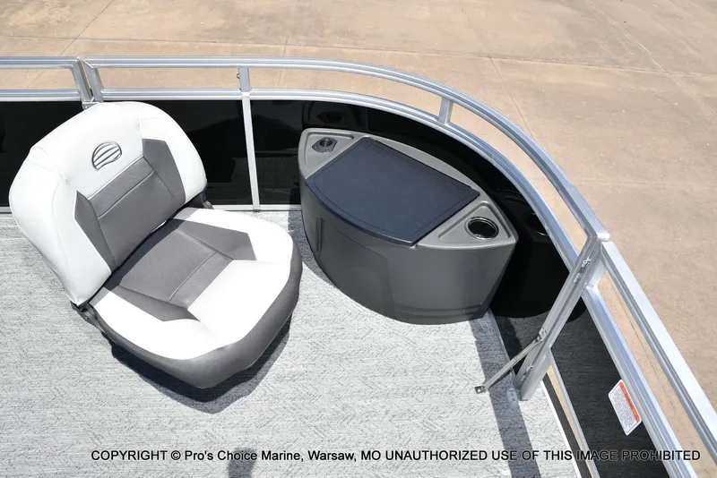 Slide: The Image of Sun Tracker Fishin' Barge 20 DLX 2026 - 29